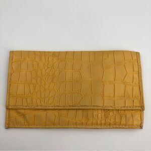 Loft Clutch Yellow Snakeskin Texture Magnetic Close Zipper Pocket Formal Banquet
